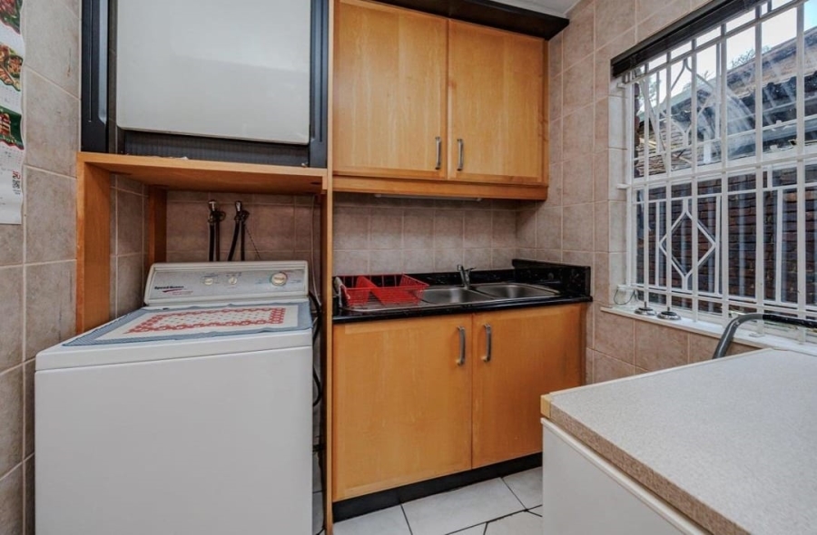 4 Bedroom Property for Sale in Kloofendal Gauteng