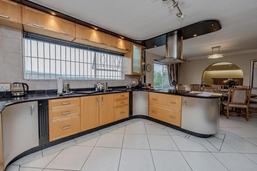 4 Bedroom Property for Sale in Kloofendal Gauteng