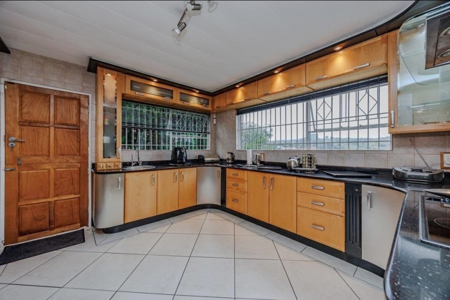 4 Bedroom Property for Sale in Kloofendal Gauteng