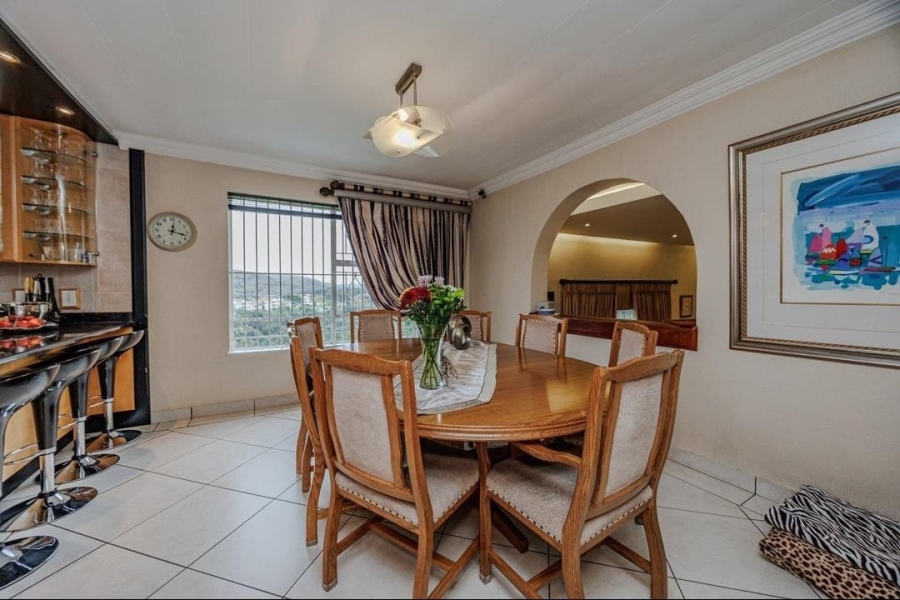 4 Bedroom Property for Sale in Kloofendal Gauteng