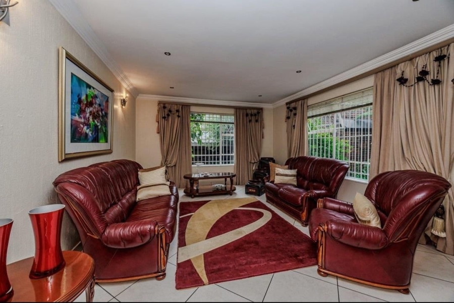 4 Bedroom Property for Sale in Kloofendal Gauteng