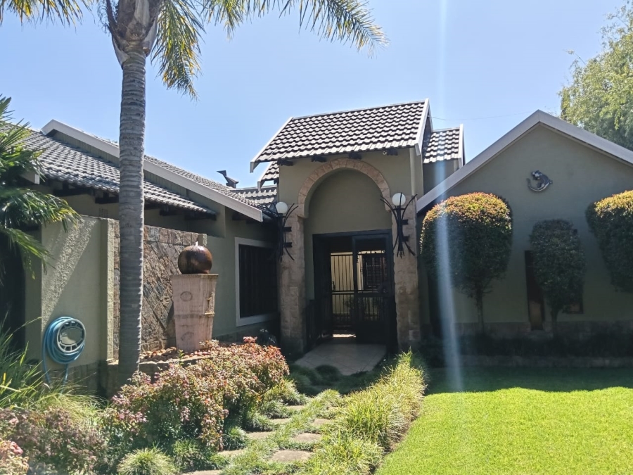 4 Bedroom Property for Sale in Greenhills Gauteng