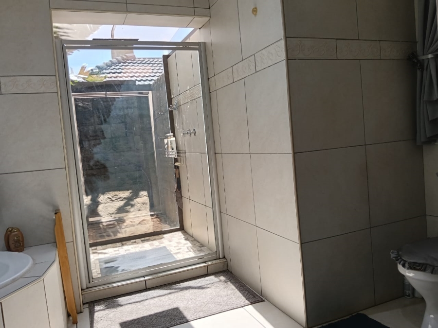 4 Bedroom Property for Sale in Greenhills Gauteng