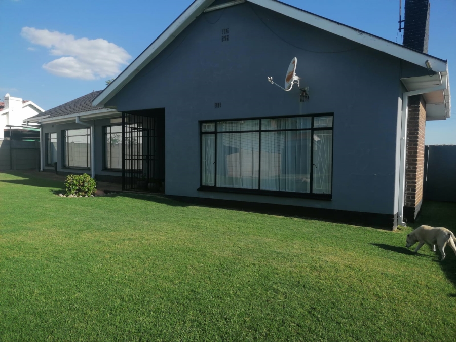 4 Bedroom Property for Sale in Greenhills Gauteng
