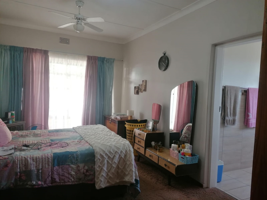 4 Bedroom Property for Sale in Greenhills Gauteng