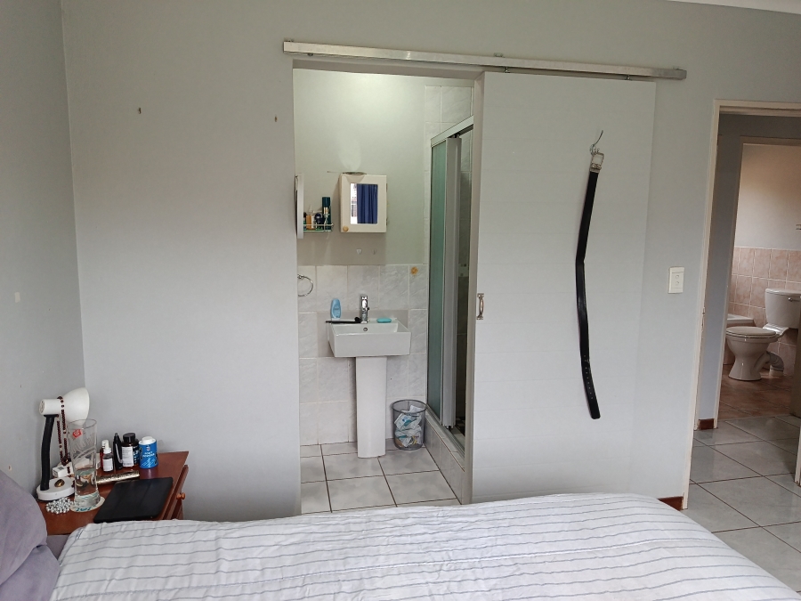 2 Bedroom Property for Sale in Radiokop Gauteng