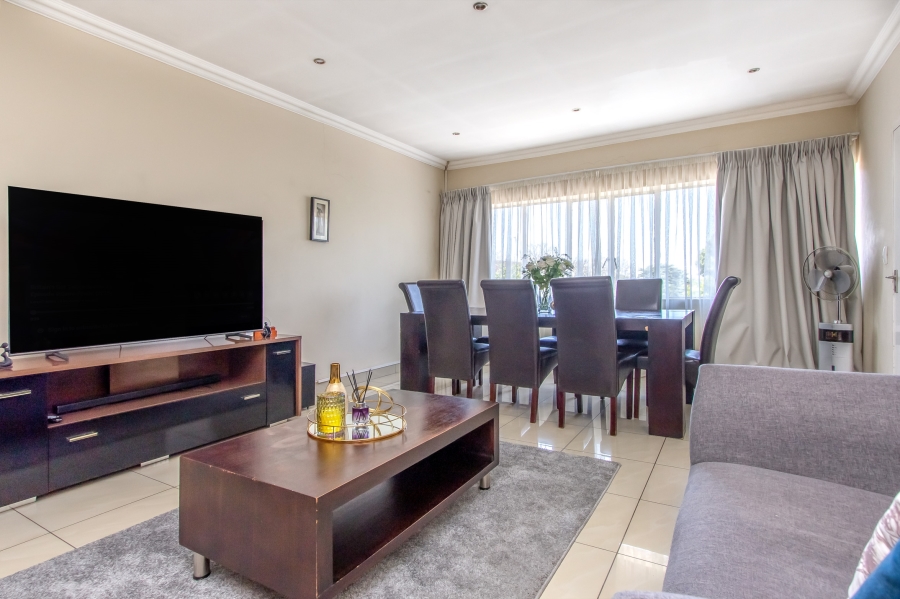 2 Bedroom Property for Sale in Blairgowrie Gauteng