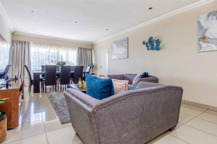 2 Bedroom Property for Sale in Blairgowrie Gauteng