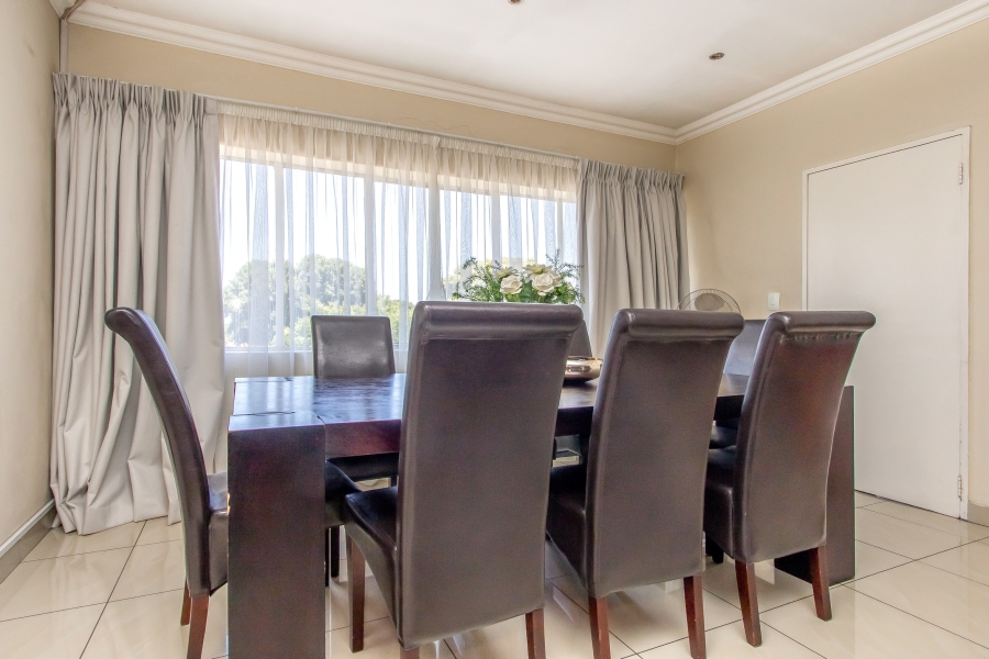 2 Bedroom Property for Sale in Blairgowrie Gauteng