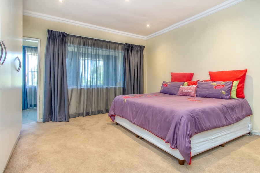 2 Bedroom Property for Sale in Blairgowrie Gauteng