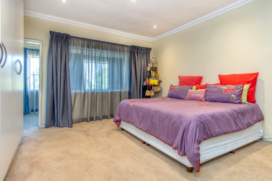 2 Bedroom Property for Sale in Blairgowrie Gauteng