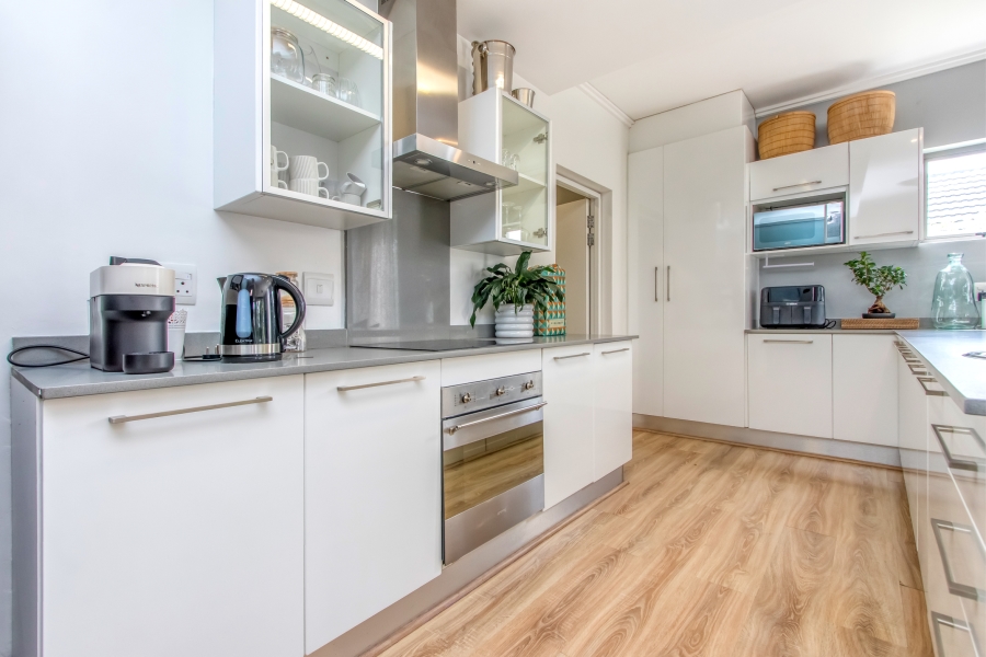 3 Bedroom Property for Sale in Hurlingham Gauteng