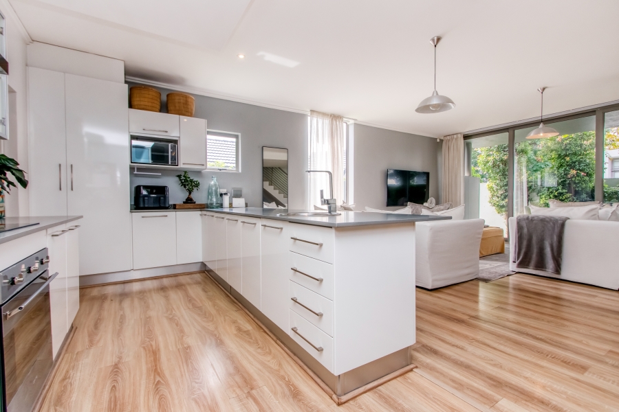 3 Bedroom Property for Sale in Hurlingham Gauteng