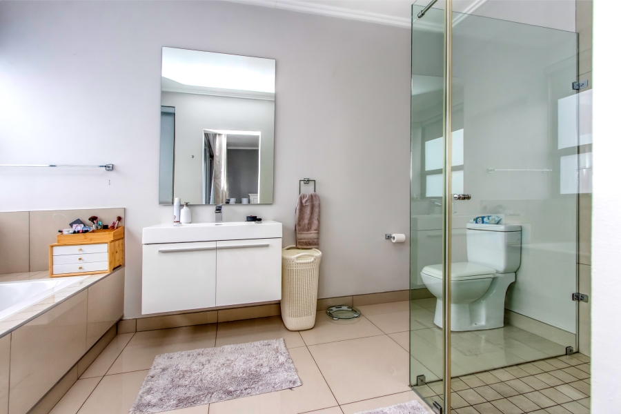 3 Bedroom Property for Sale in Hurlingham Gauteng