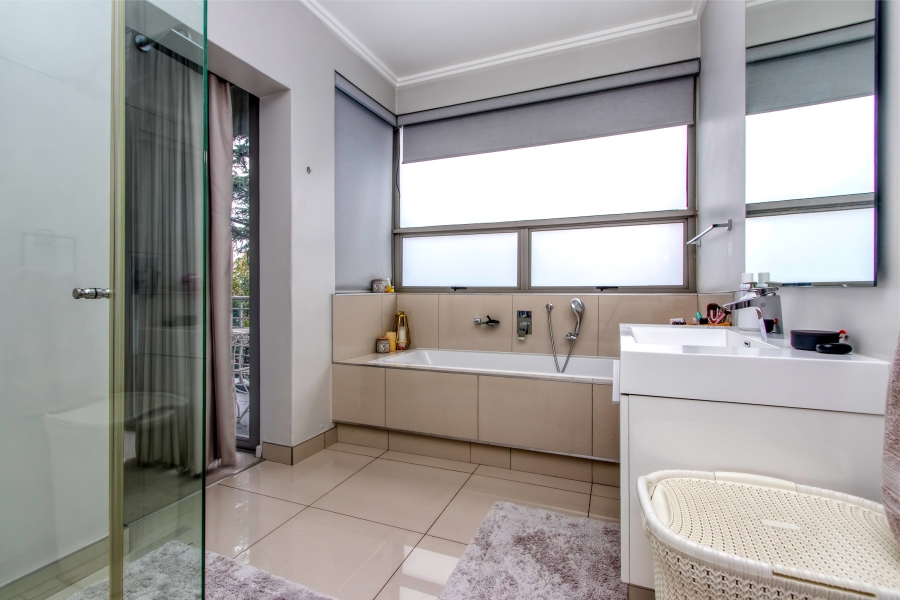 3 Bedroom Property for Sale in Hurlingham Gauteng