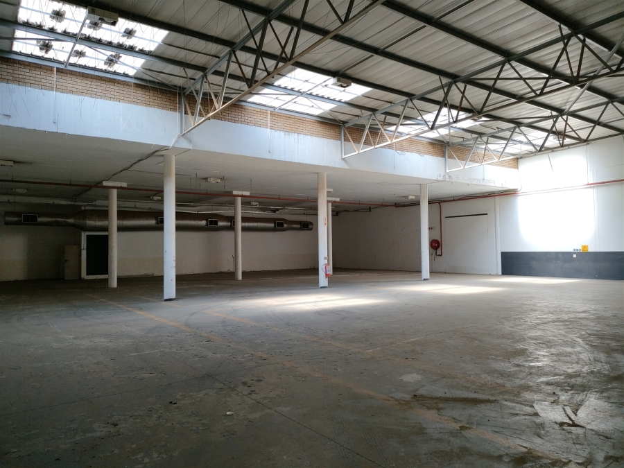 To Let Commercial Property for Rent in Strijdom Park Gauteng