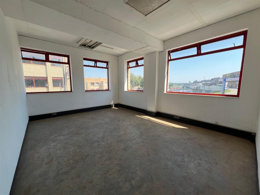 To Let Commercial Property for Rent in Strijdom Park Gauteng