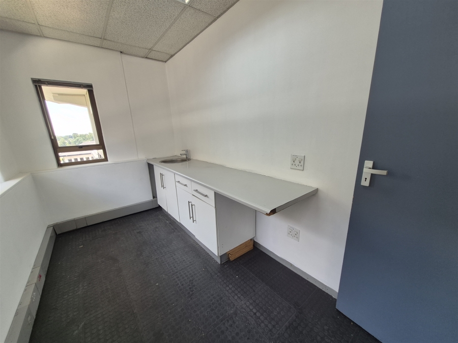 To Let commercial Property for Rent in Hyde Park Gauteng