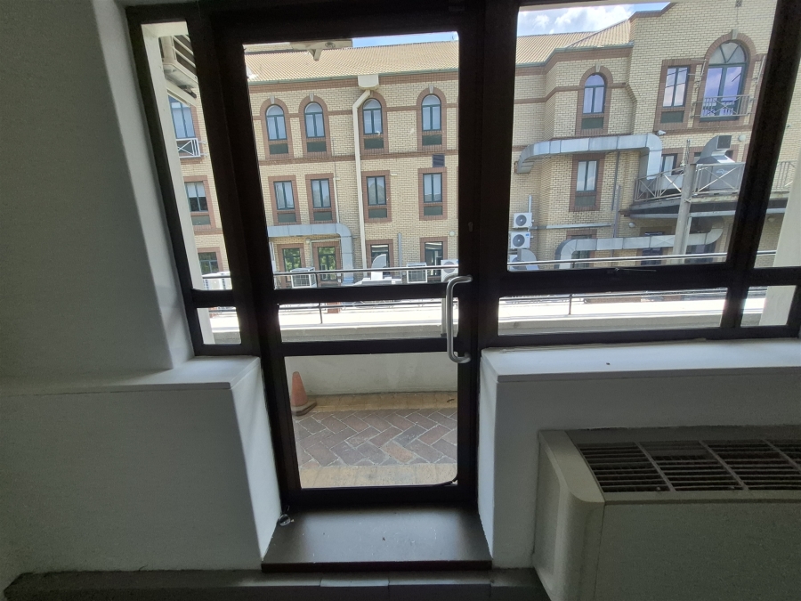 To Let commercial Property for Rent in Hyde Park Gauteng