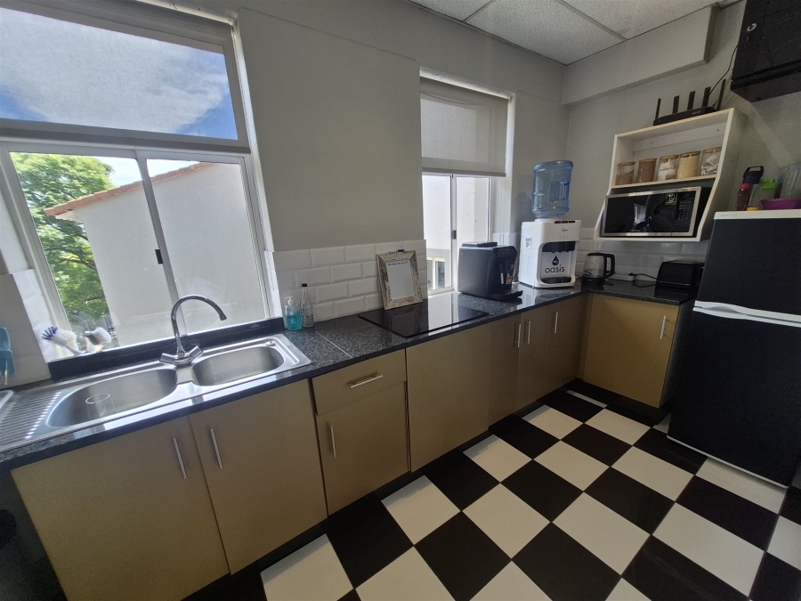 To Let commercial Property for Rent in Hyde Park Gauteng