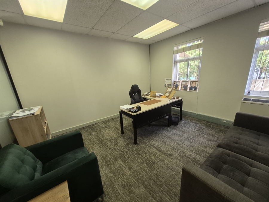 To Let commercial Property for Rent in Hyde Park Gauteng