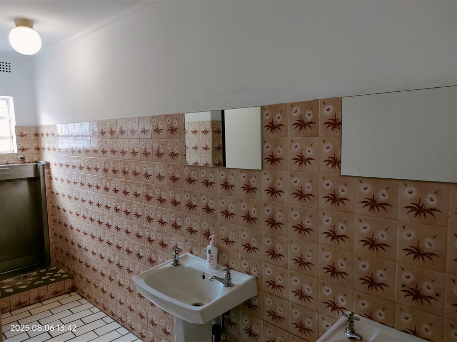 To Let Commercial Property for Rent in Strijdom Park Gauteng