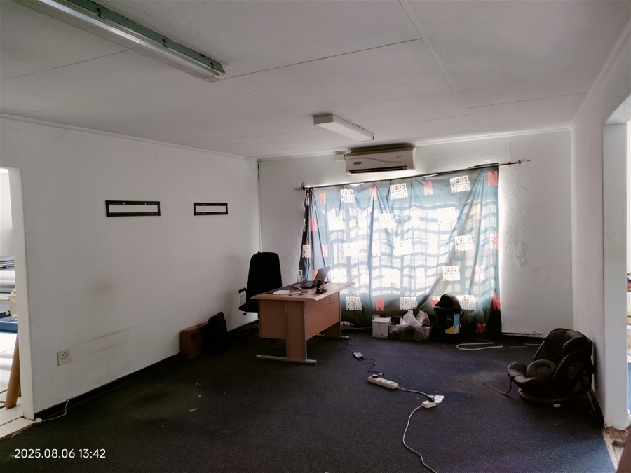 To Let Commercial Property for Rent in Strijdom Park Gauteng