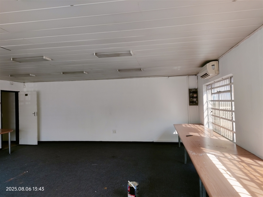 To Let Commercial Property for Rent in Strijdom Park Gauteng