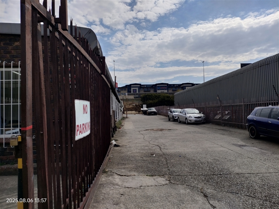 To Let Commercial Property for Rent in Strijdom Park Gauteng