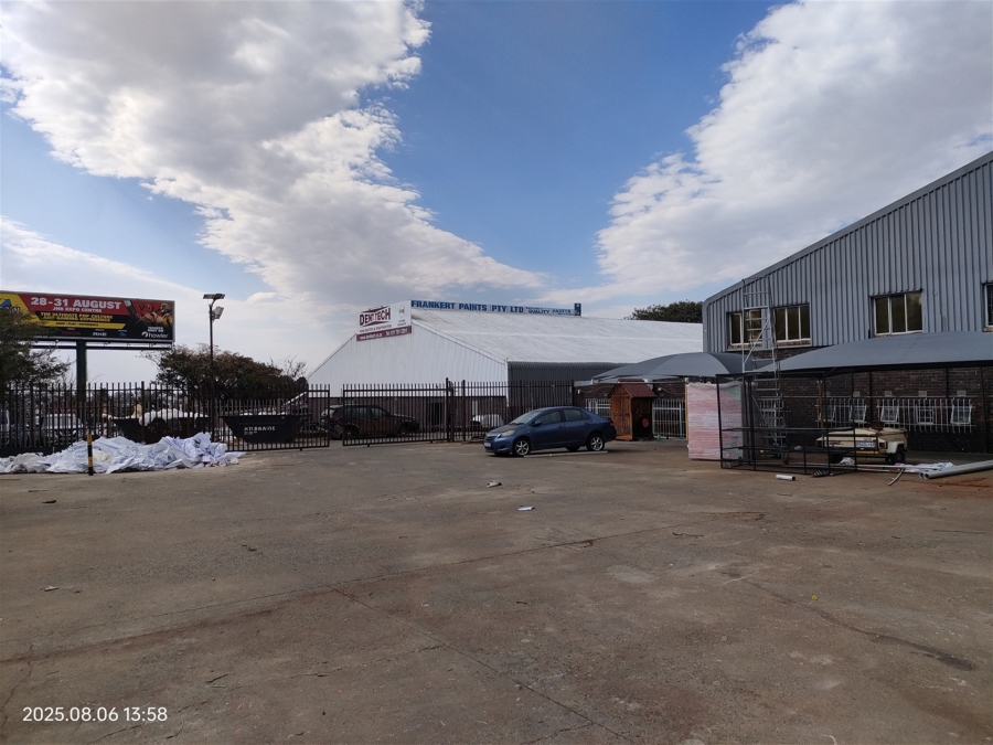 To Let Commercial Property for Rent in Strijdom Park Gauteng