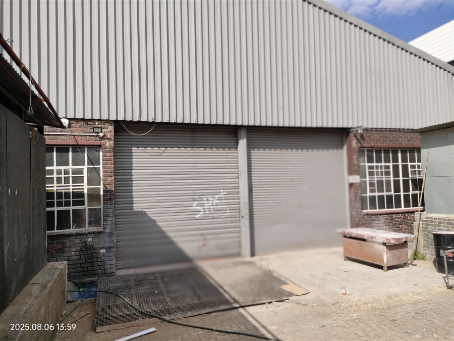 To Let Commercial Property for Rent in Strijdom Park Gauteng