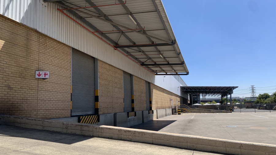 To Let commercial Property for Rent in Gosforth Park Gauteng
