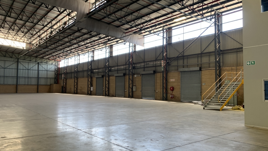 To Let commercial Property for Rent in Gosforth Park Gauteng