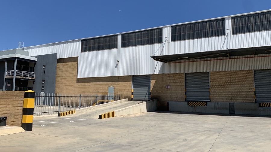 To Let commercial Property for Rent in Gosforth Park Gauteng