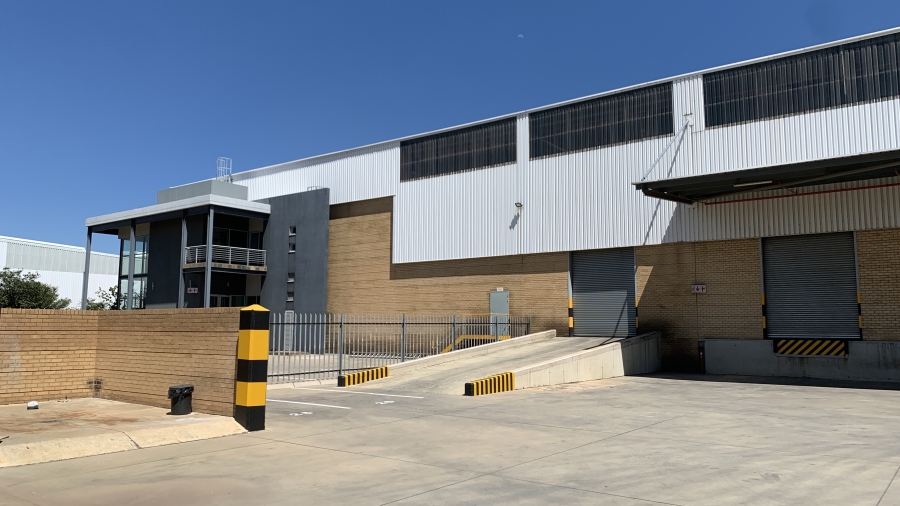 To Let commercial Property for Rent in Gosforth Park Gauteng