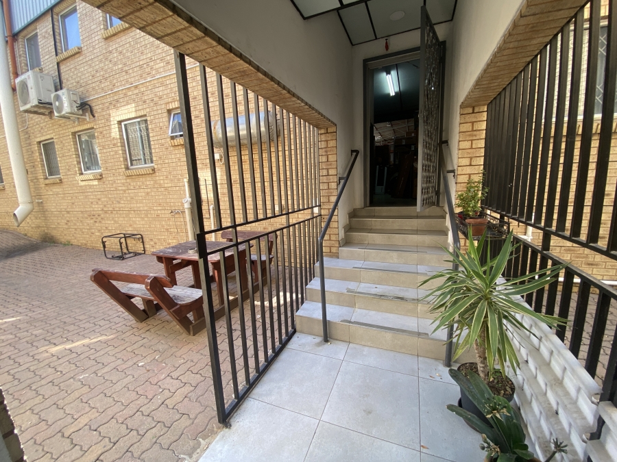 To Let commercial Property for Rent in Randjespark Gauteng