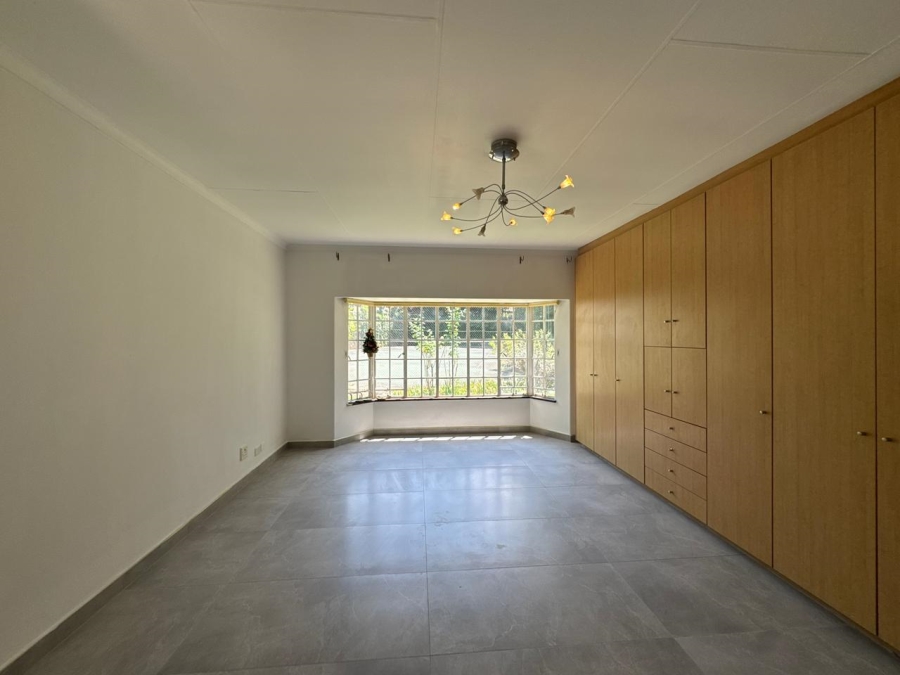 To Let 5 Bedroom Property for Rent in Bryanston East Gauteng