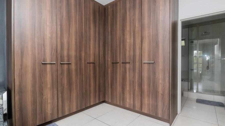 To Let 2 Bedroom Property for Rent in Atholl Gauteng