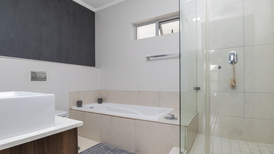 To Let 2 Bedroom Property for Rent in Atholl Gauteng