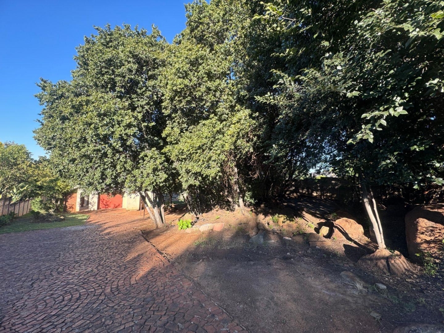 To Let 5 Bedroom Property for Rent in Dinwiddie Gauteng