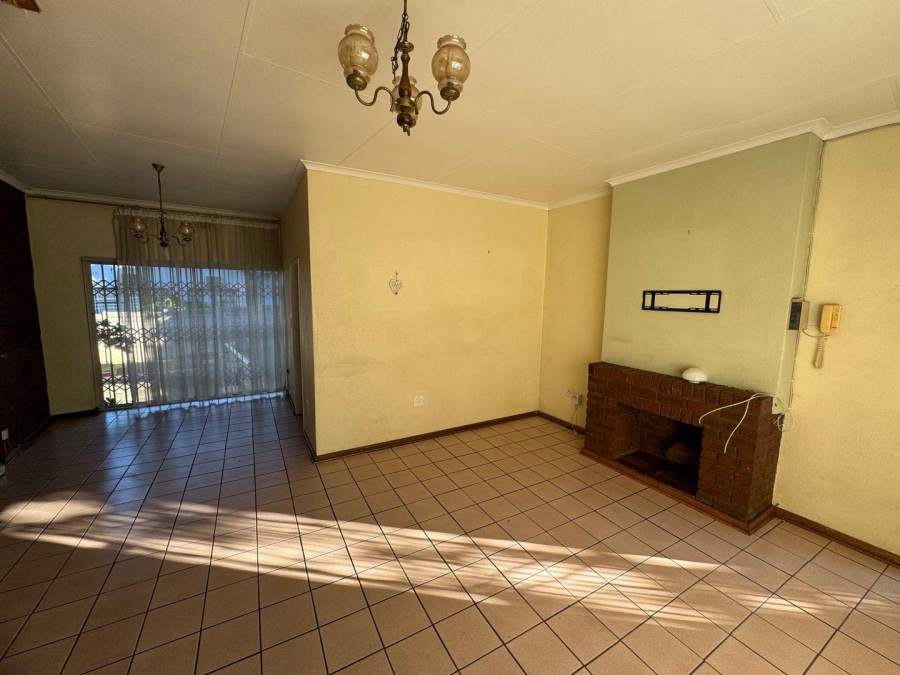 To Let 5 Bedroom Property for Rent in Dinwiddie Gauteng