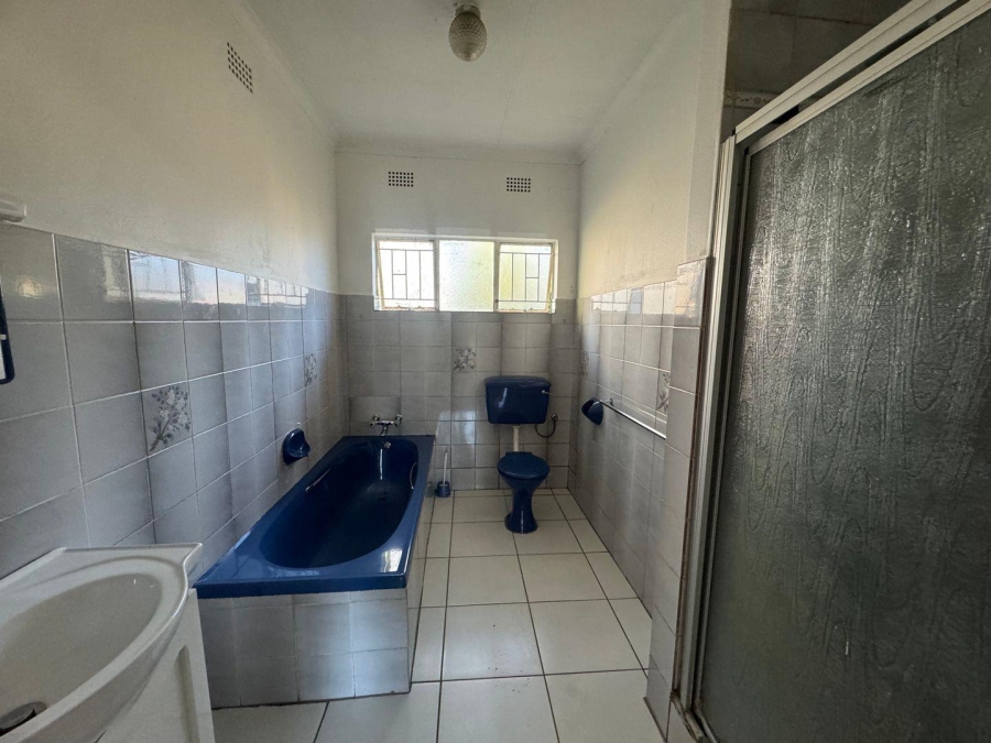 To Let 5 Bedroom Property for Rent in Dinwiddie Gauteng