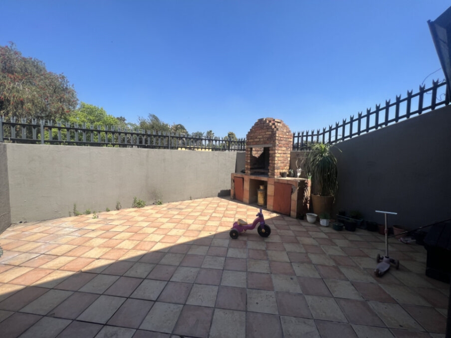 3 Bedroom Property for Sale in Lambton Gardens Gauteng