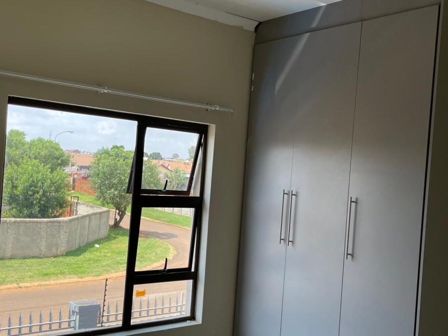 To Let 1 Bedroom Property for Rent in Villa Liza Gauteng