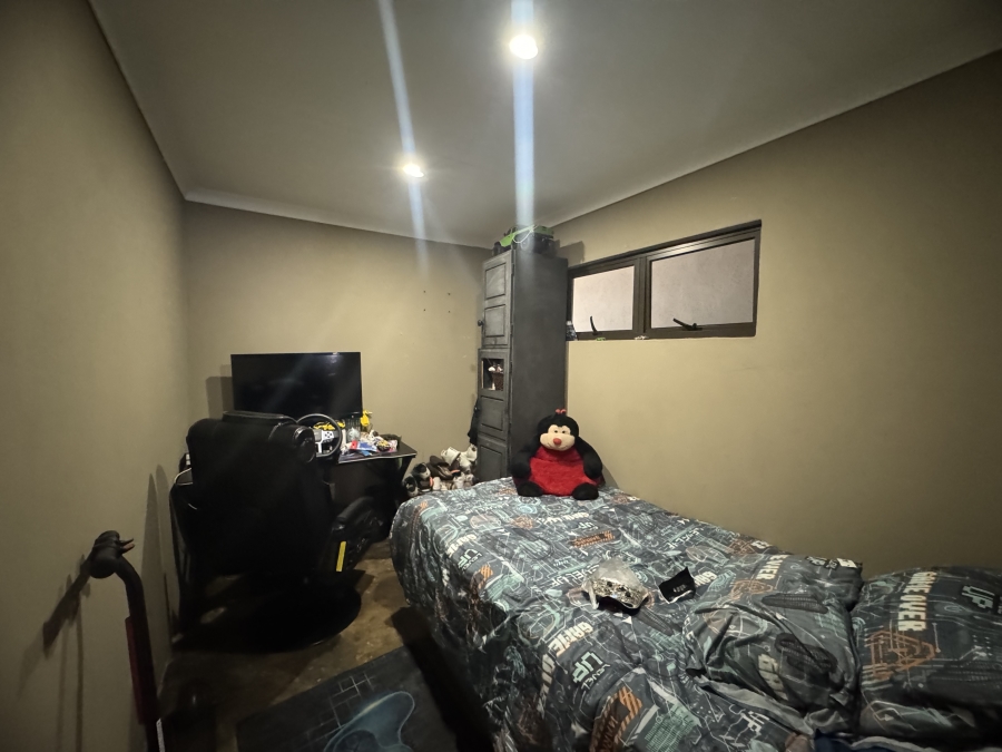 To Let 3 Bedroom Property for Rent in Lambton Gauteng