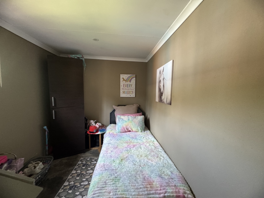 To Let 3 Bedroom Property for Rent in Lambton Gauteng