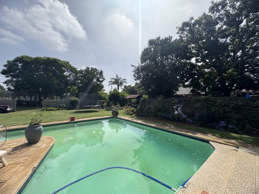 To Let 3 Bedroom Property for Rent in Lambton Gauteng