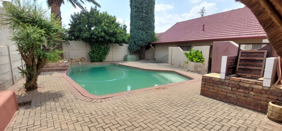 3 Bedroom Property for Sale in Roseacre Gauteng