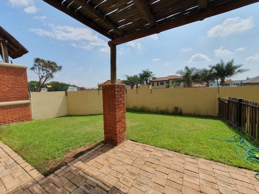 2 Bedroom Property for Sale in Montana Tuine Gauteng