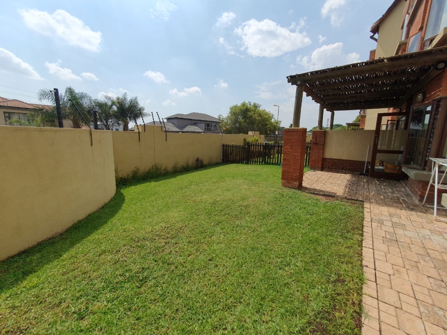 2 Bedroom Property for Sale in Montana Tuine Gauteng